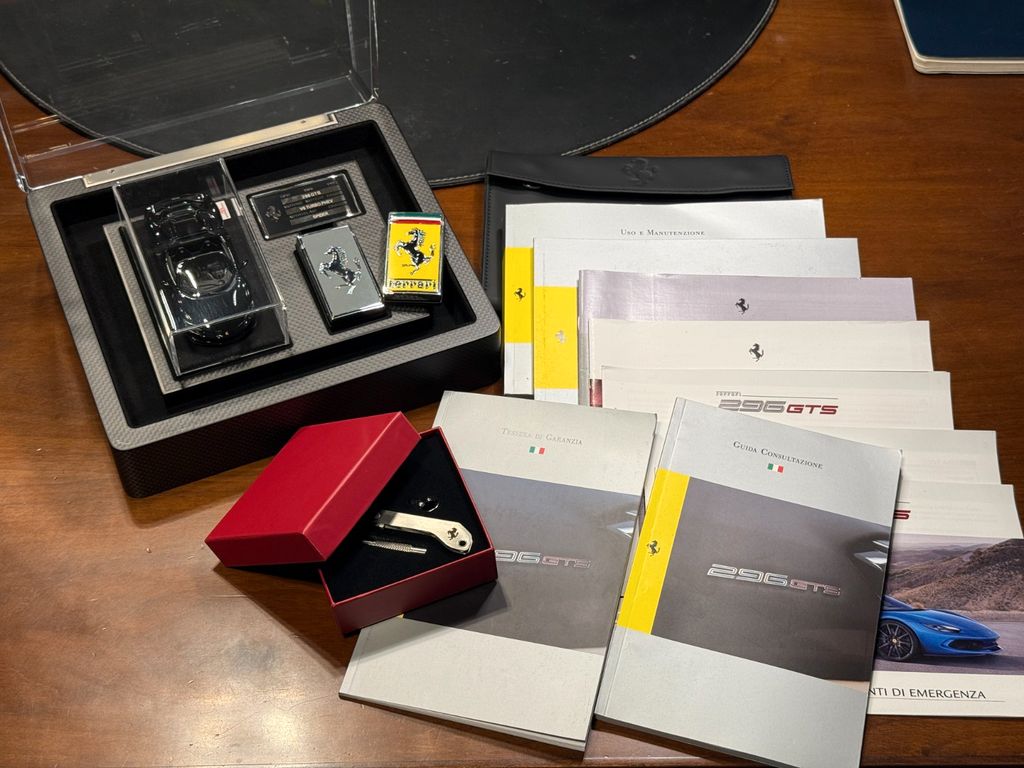 Ferrari 296 GTS 2025