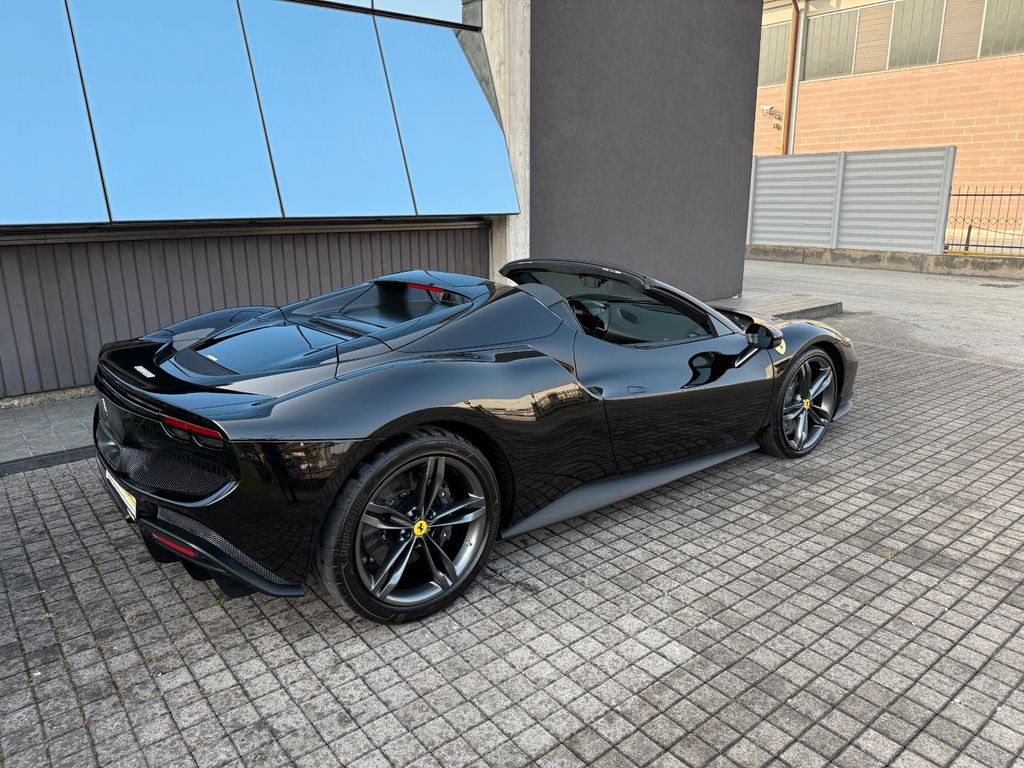 Ferrari 296 GTS 2025