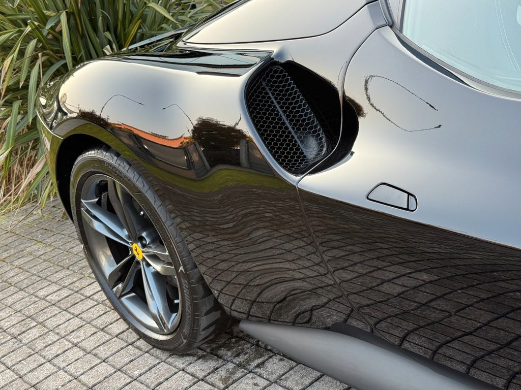 Ferrari 296 GTS 2025