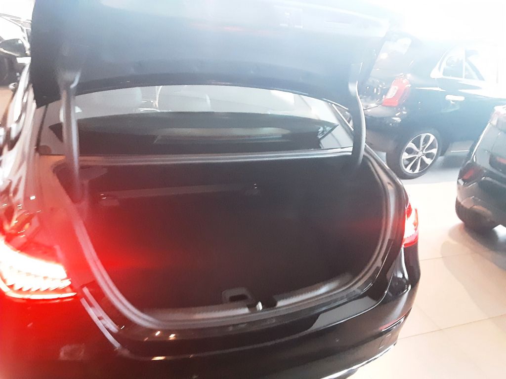 Mercedes-Benz C 200 2024