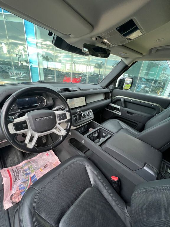 Land Rover Defender 2022