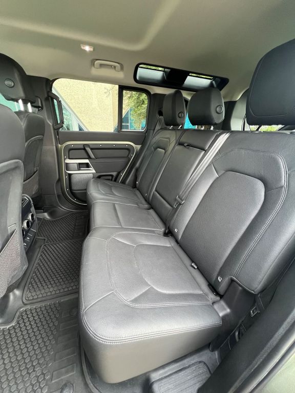 Land Rover Defender 2022