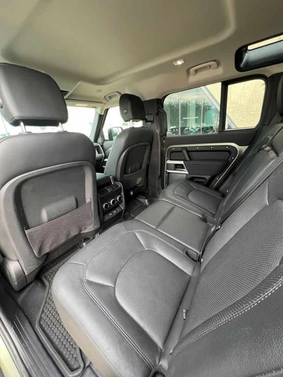 Land Rover Defender 2022