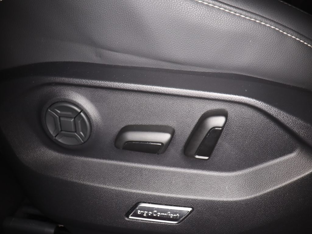 Volkswagen Touareg 2025