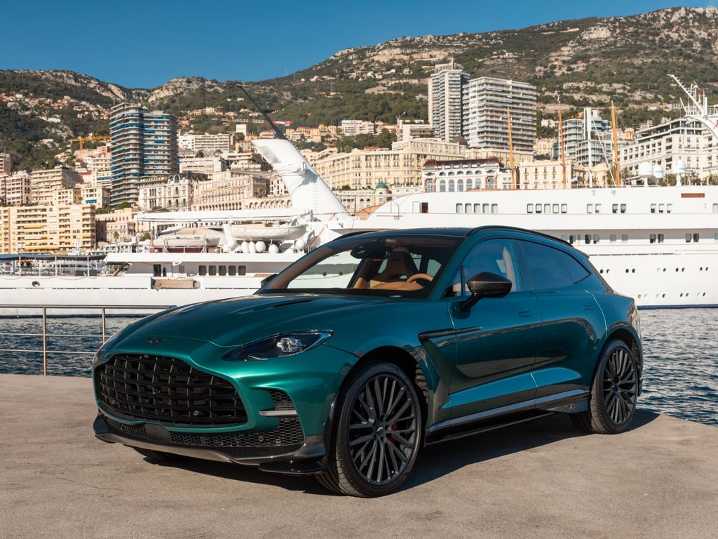 Aston Martin DBX 2024