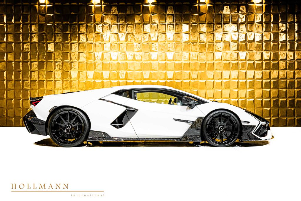 Lamborghini Revuelto