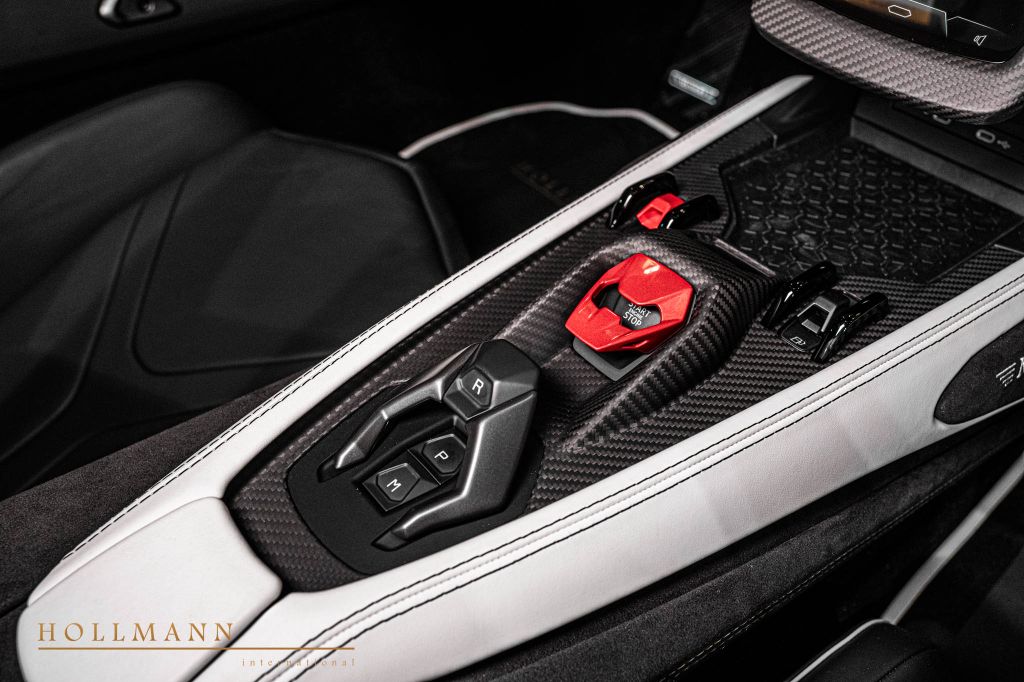 Lamborghini Revuelto