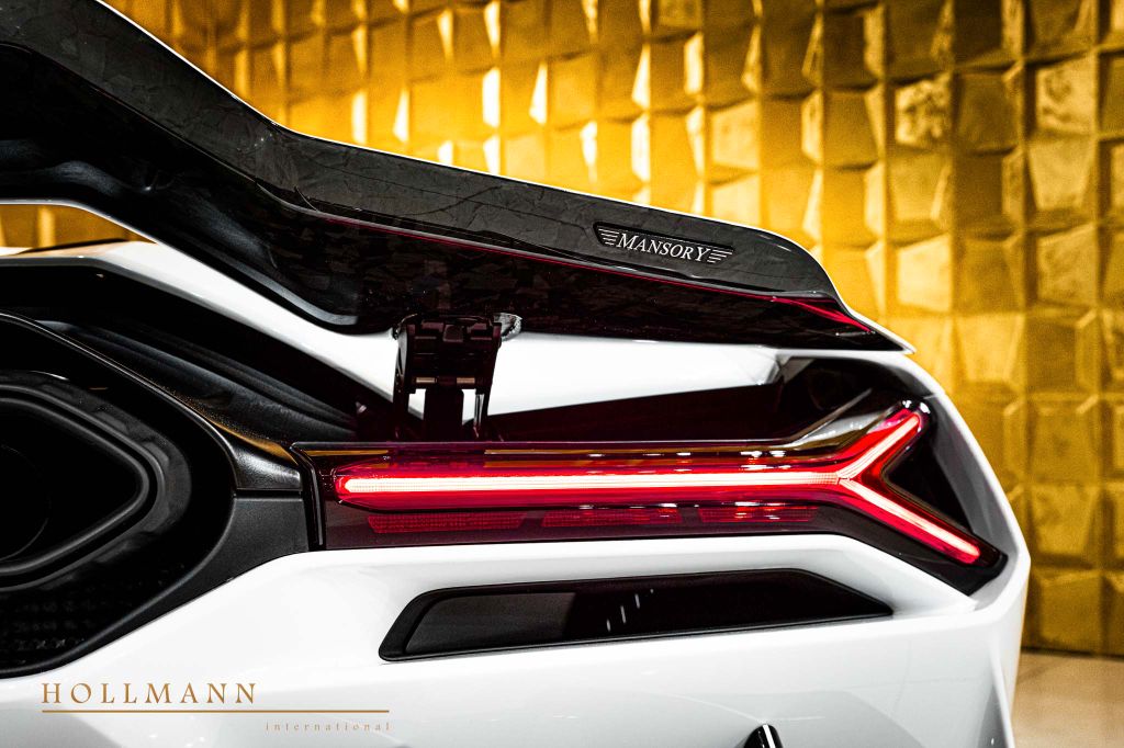 Lamborghini Revuelto