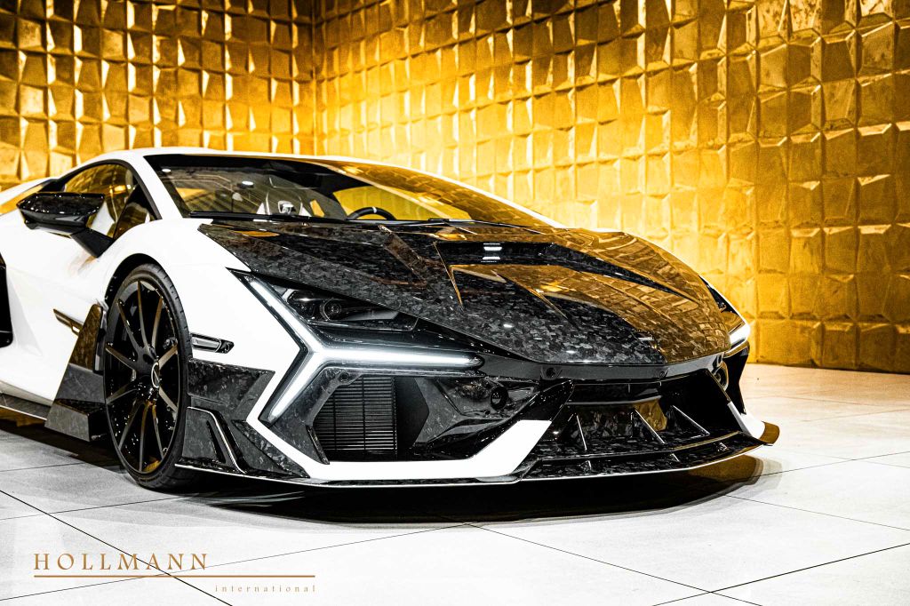 Lamborghini Revuelto