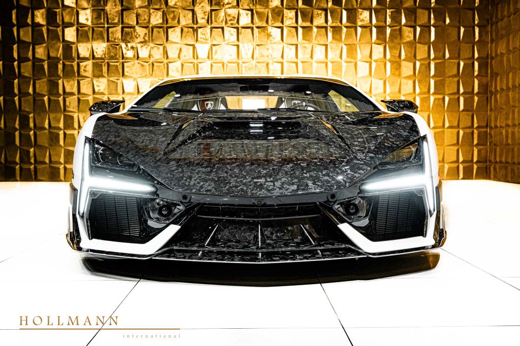 Lamborghini Revuelto