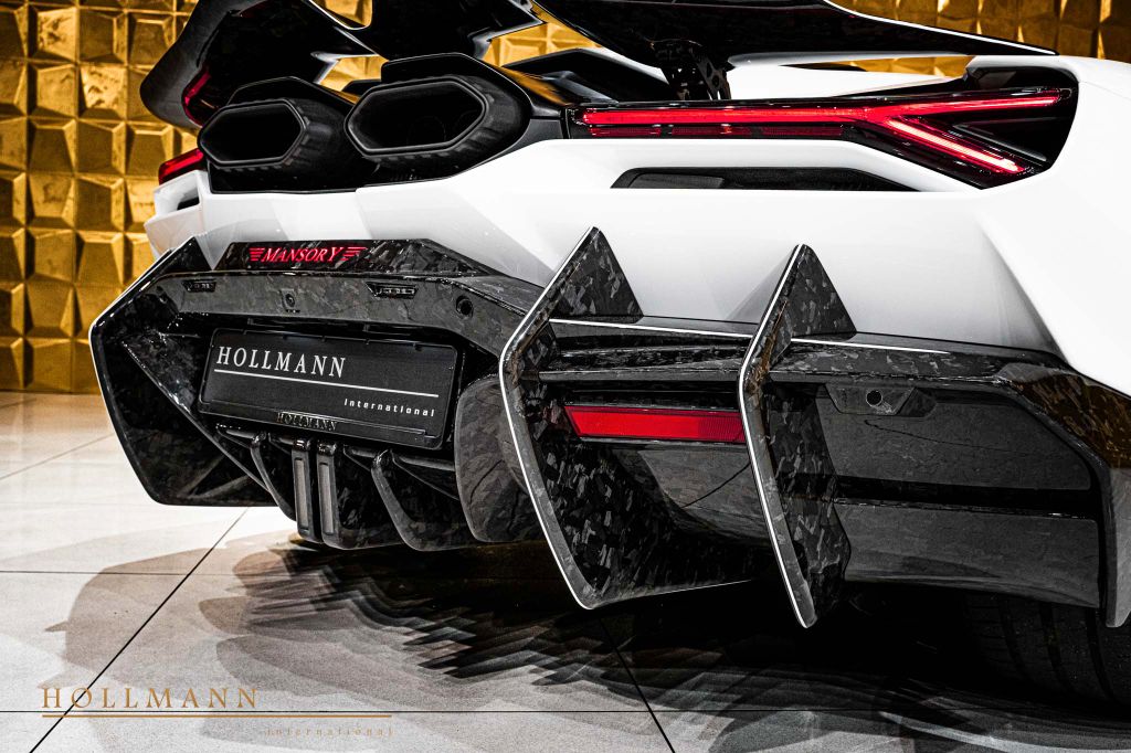 Lamborghini Revuelto