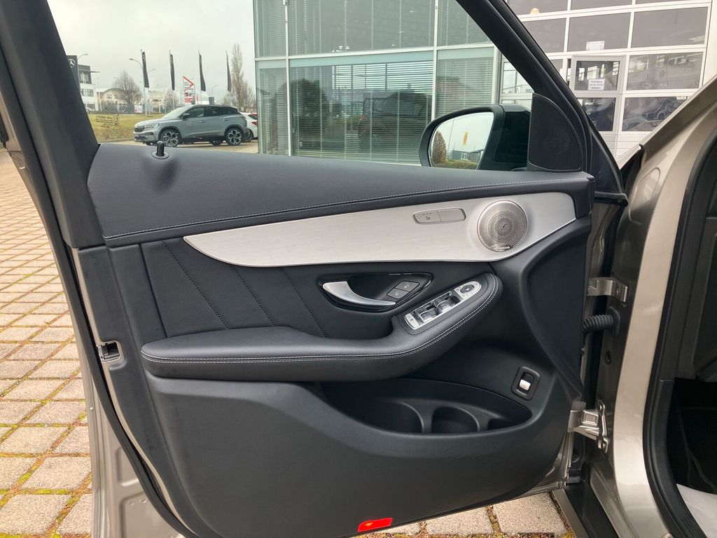 Mercedes-Benz GLC 300 2021