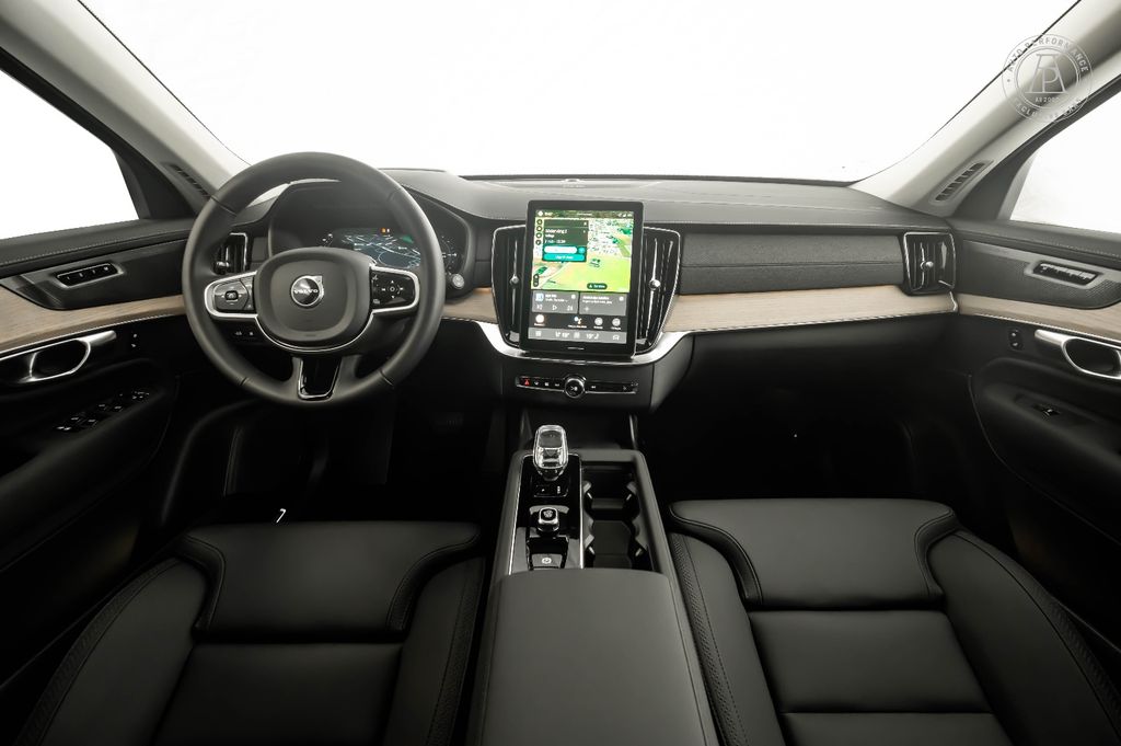 Volvo XC90 2025