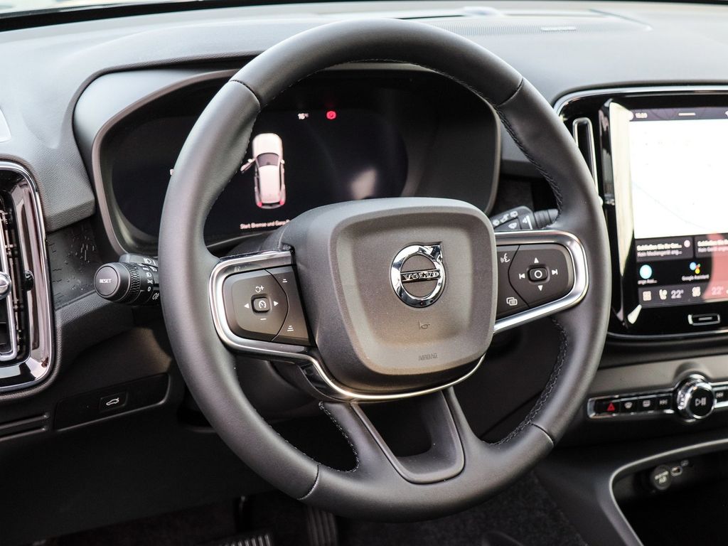 Volvo EX40 2025