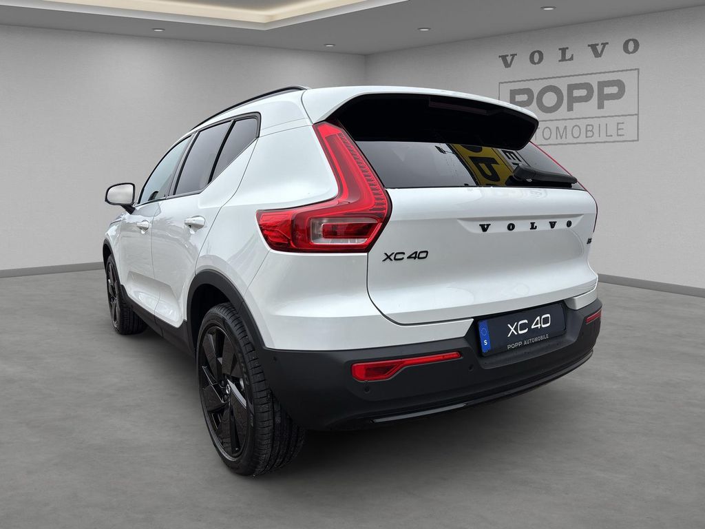 Volvo XC40 2025