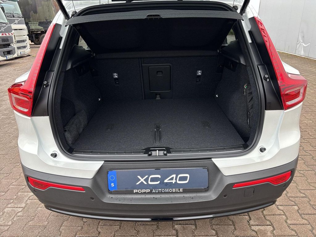 Volvo XC40 2025