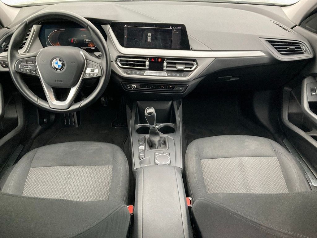 BMW 118 2021