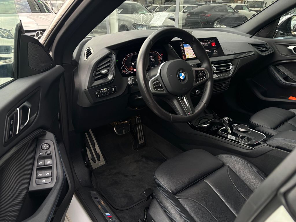 BMW 218 2024