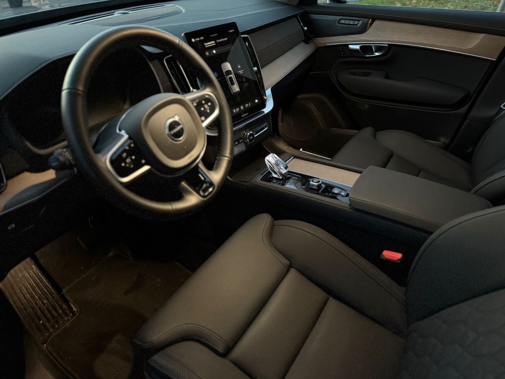 Volvo XC90 2025