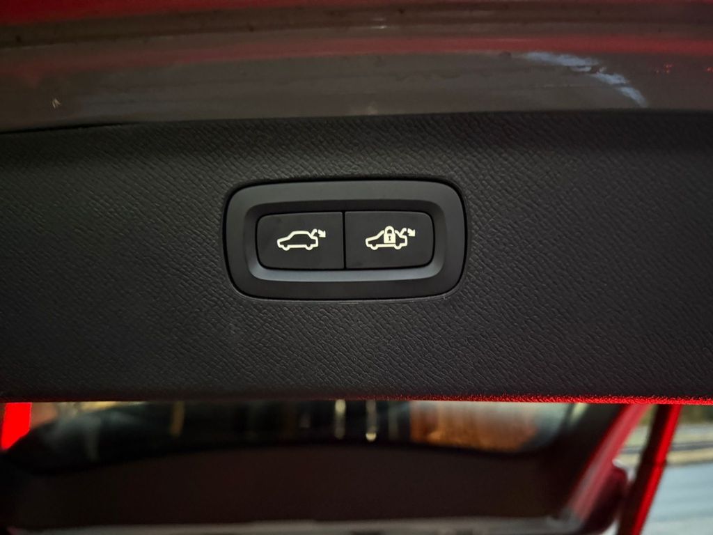 Volvo XC90 2025