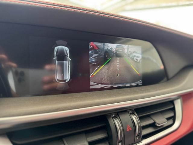 Alfa Romeo Stelvio 2021