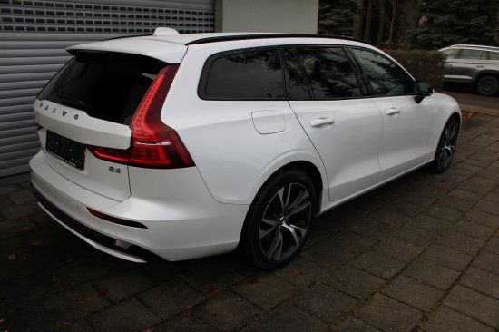 Volvo V60 2023