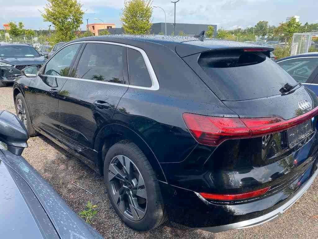 Audi e-tron 2022