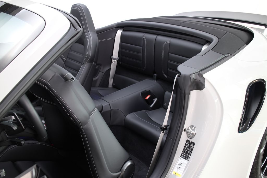 Porsche 992 2023