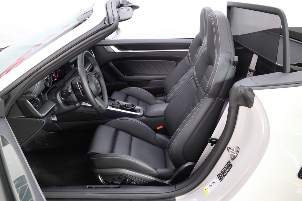 Porsche 992 2023