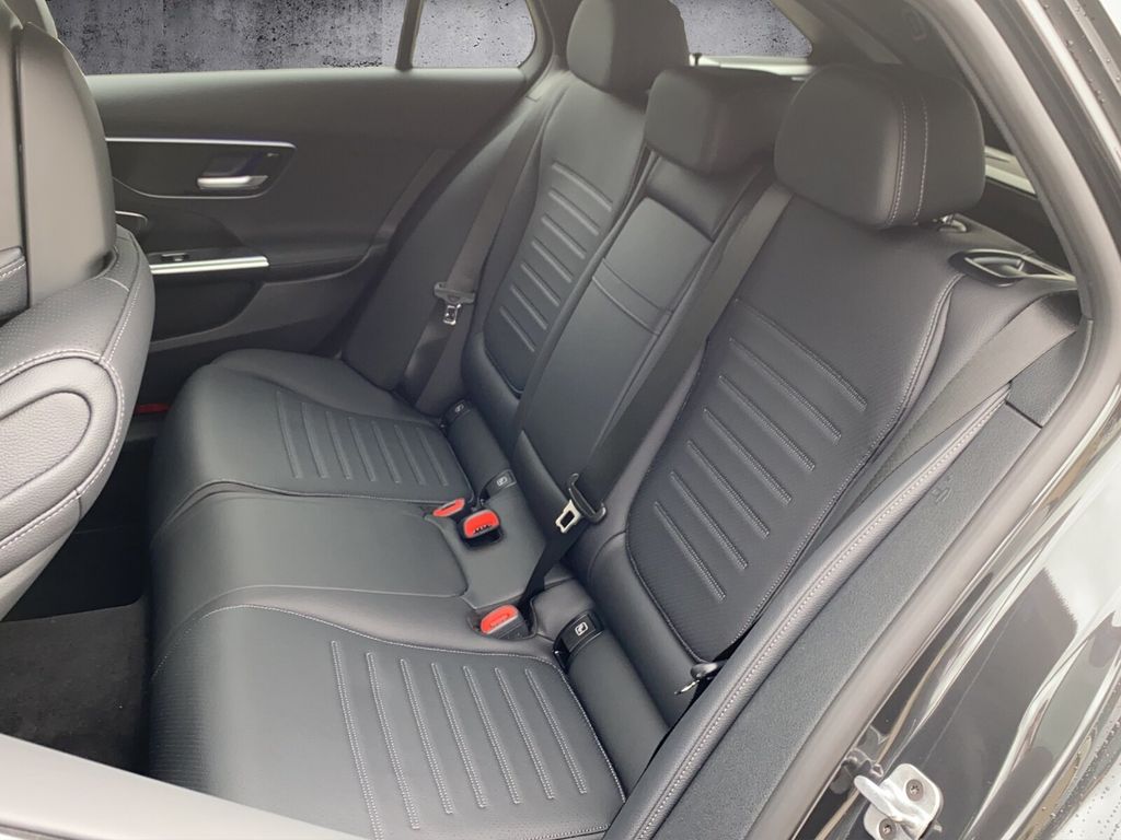 Mercedes-Benz C 300 2024