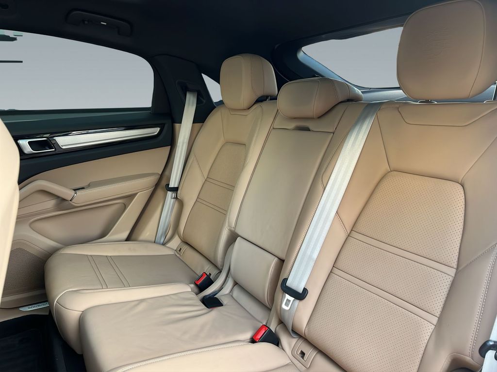 Porsche Cayenne 2022