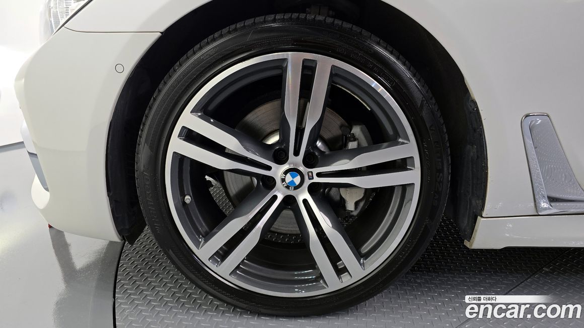 BMW 7-Series 2019