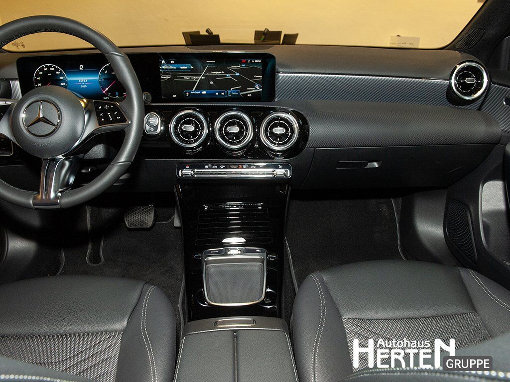 Mercedes-Benz A 200 2024