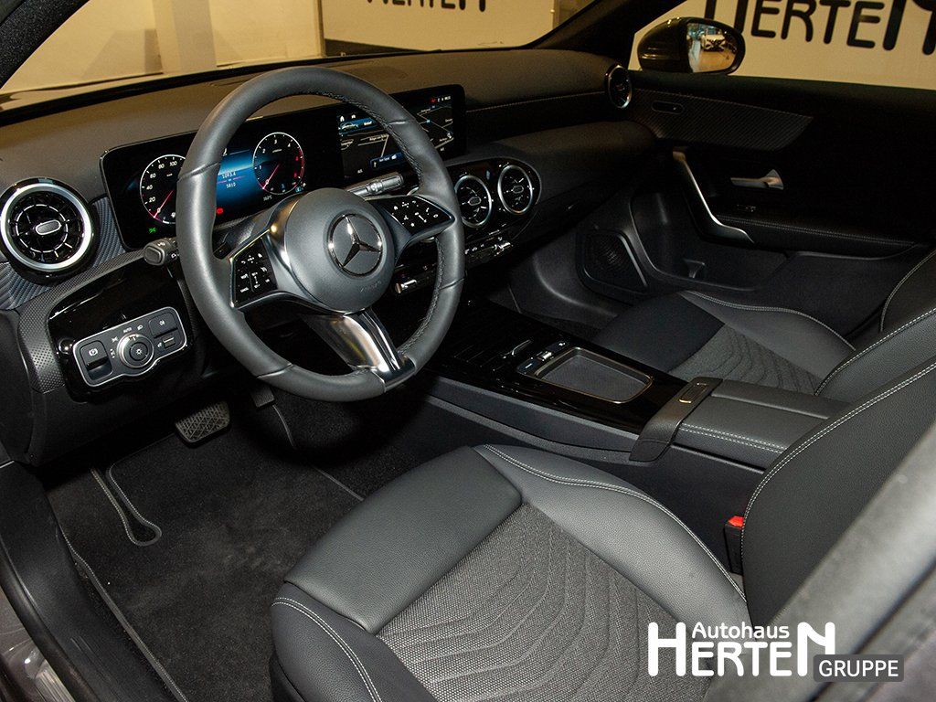 Mercedes-Benz A 200 2024