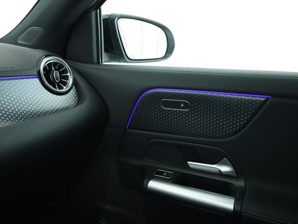 Mercedes-Benz GLA 200 2024