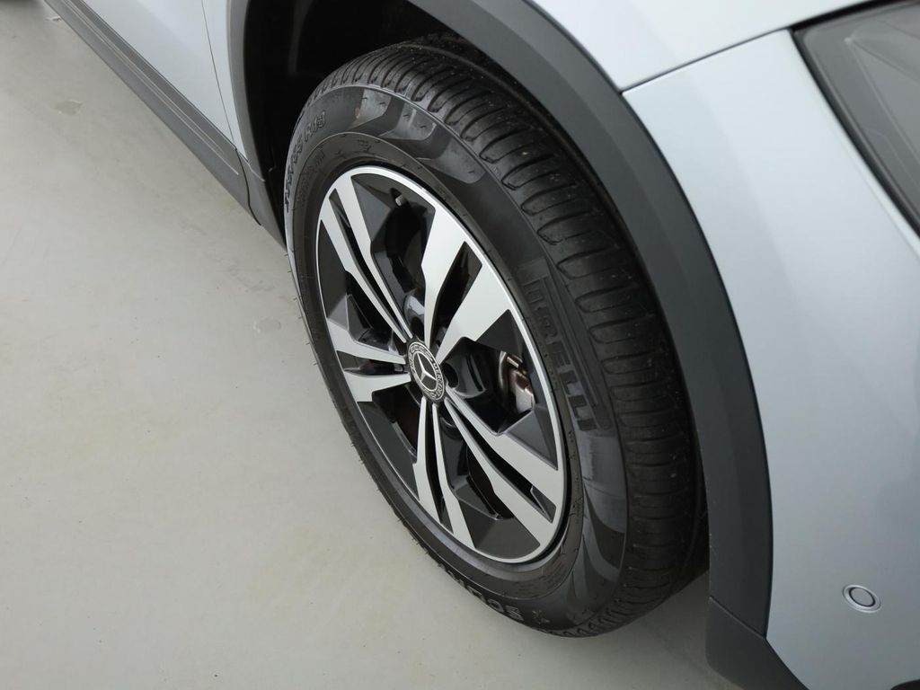 Mercedes-Benz GLA 200 2024