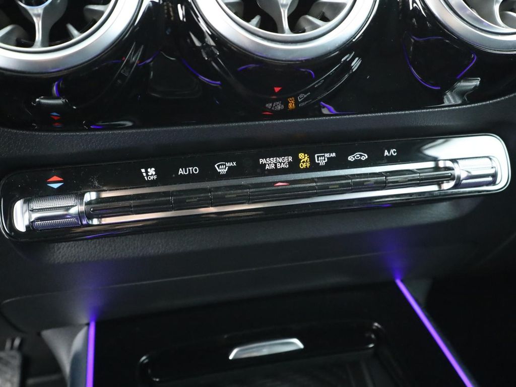 Mercedes-Benz GLA 200 2024