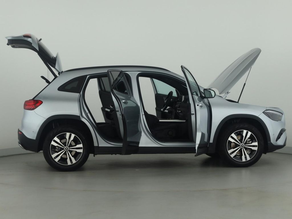 Mercedes-Benz GLA 200 2024