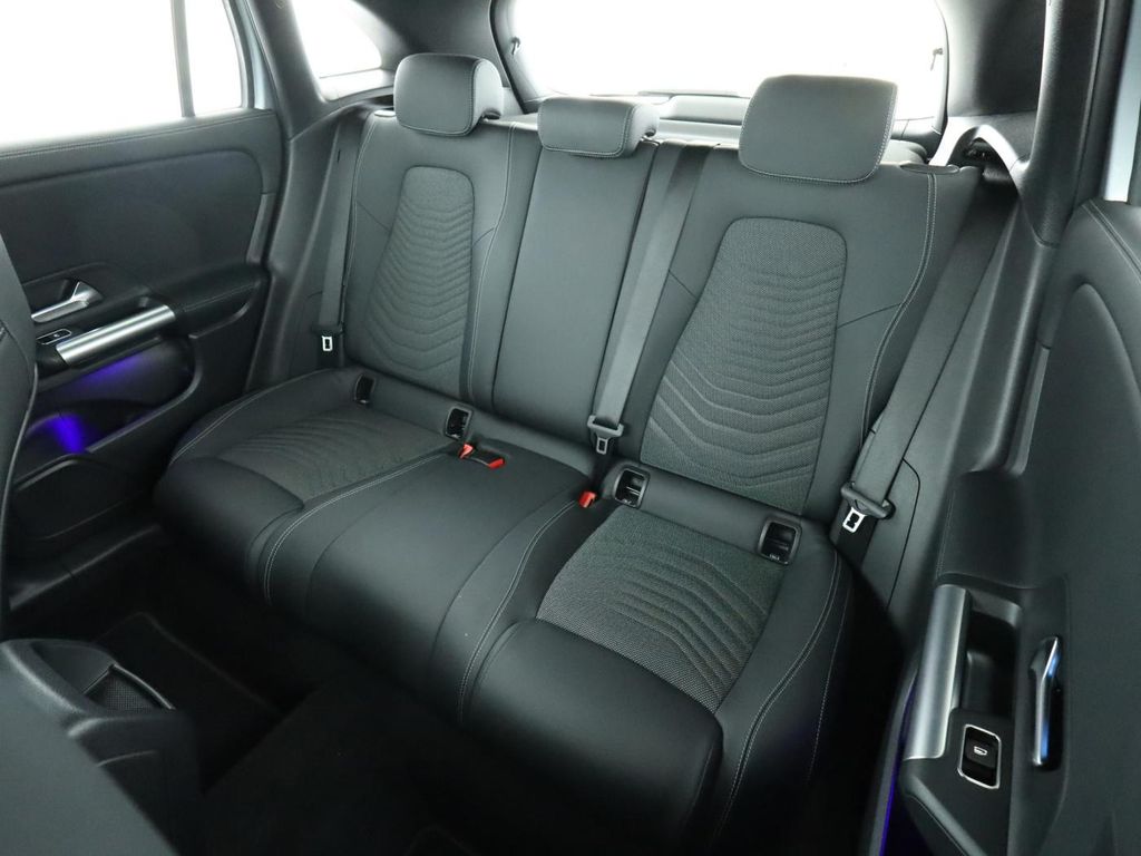 Mercedes-Benz GLA 200 2024