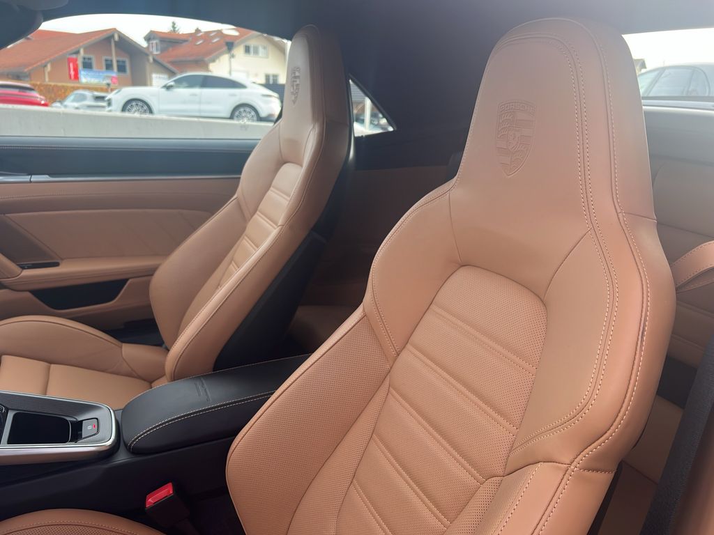 Porsche 992 2023