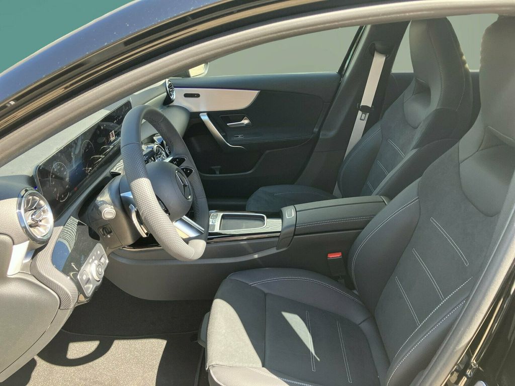 Mercedes-Benz A 200 2025