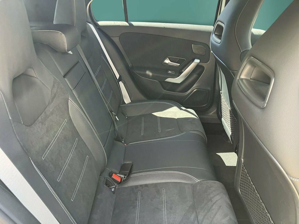 Mercedes-Benz A 200 2025