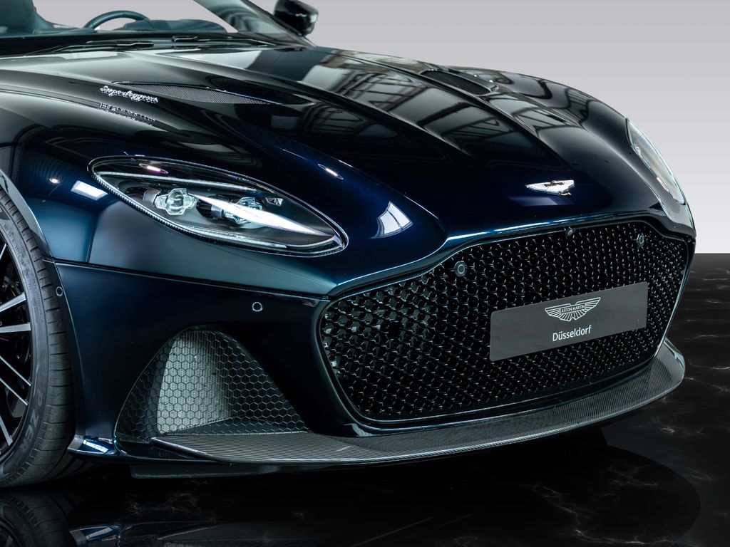 Aston Martin DBS 2020