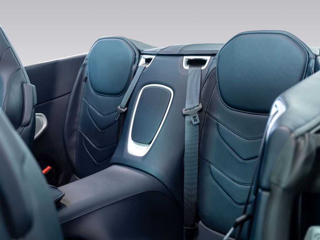 Aston Martin DBS 2020