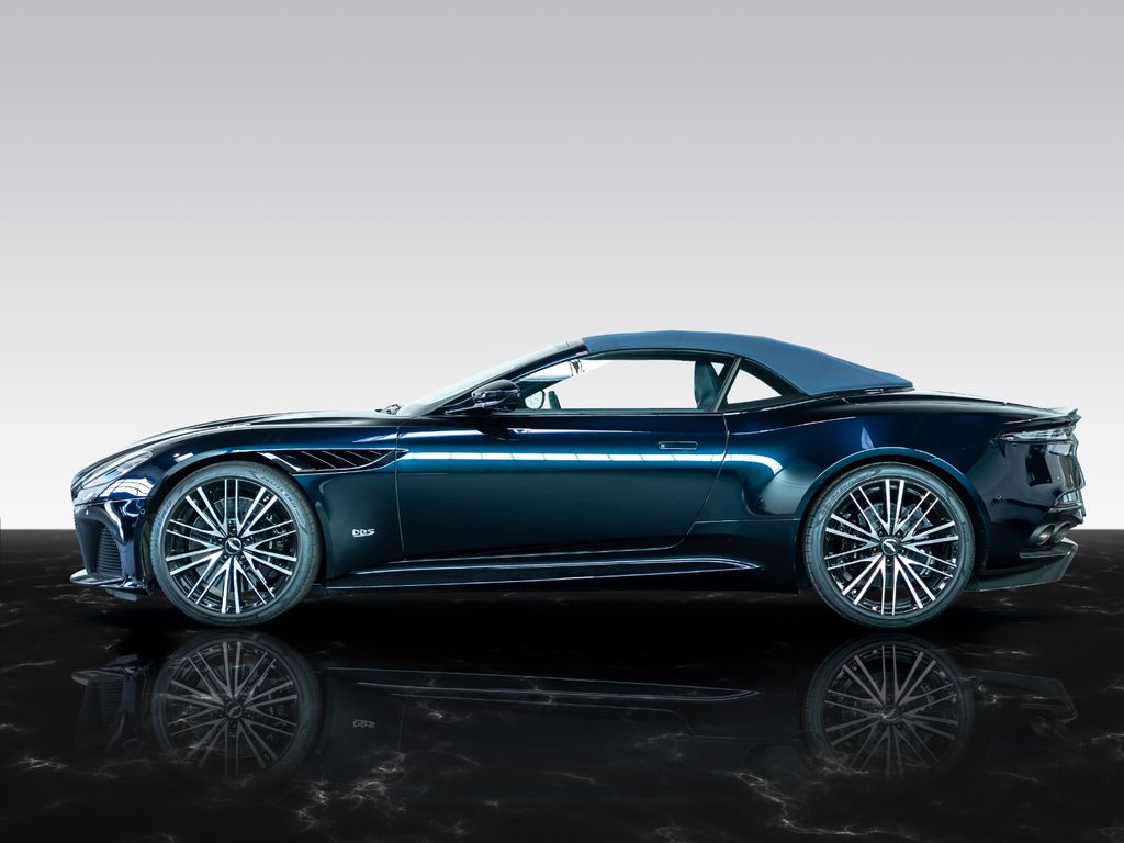 Aston Martin DBS 2020
