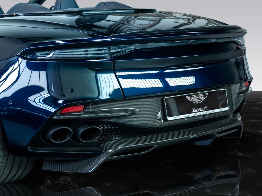 Aston Martin DBS 2020