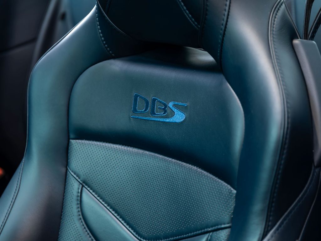 Aston Martin DBS 2020
