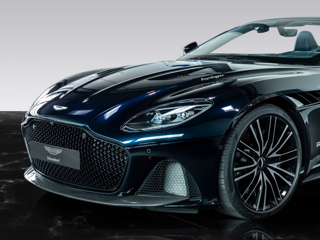 Aston Martin DBS 2020