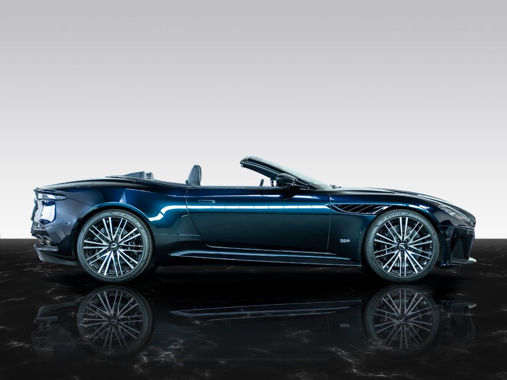 Aston Martin DBS 2020