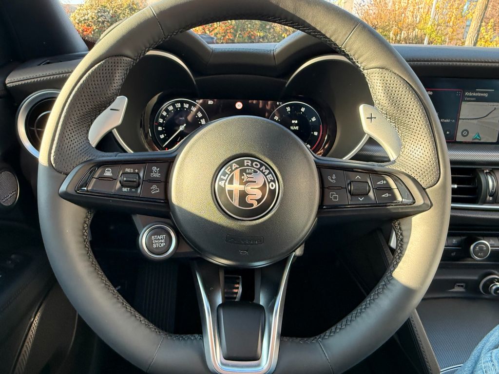 Alfa Romeo Stelvio 2025